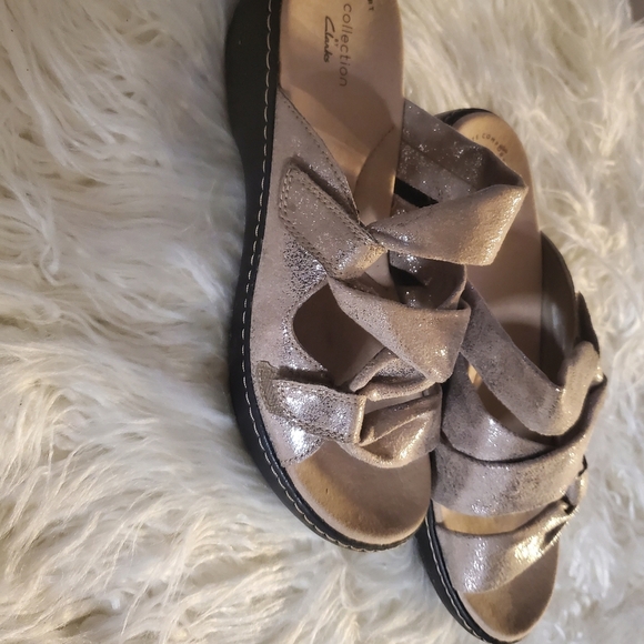 Clarks Women's Pewter Metallic Sandals Size 9 - Picture 6 of 6